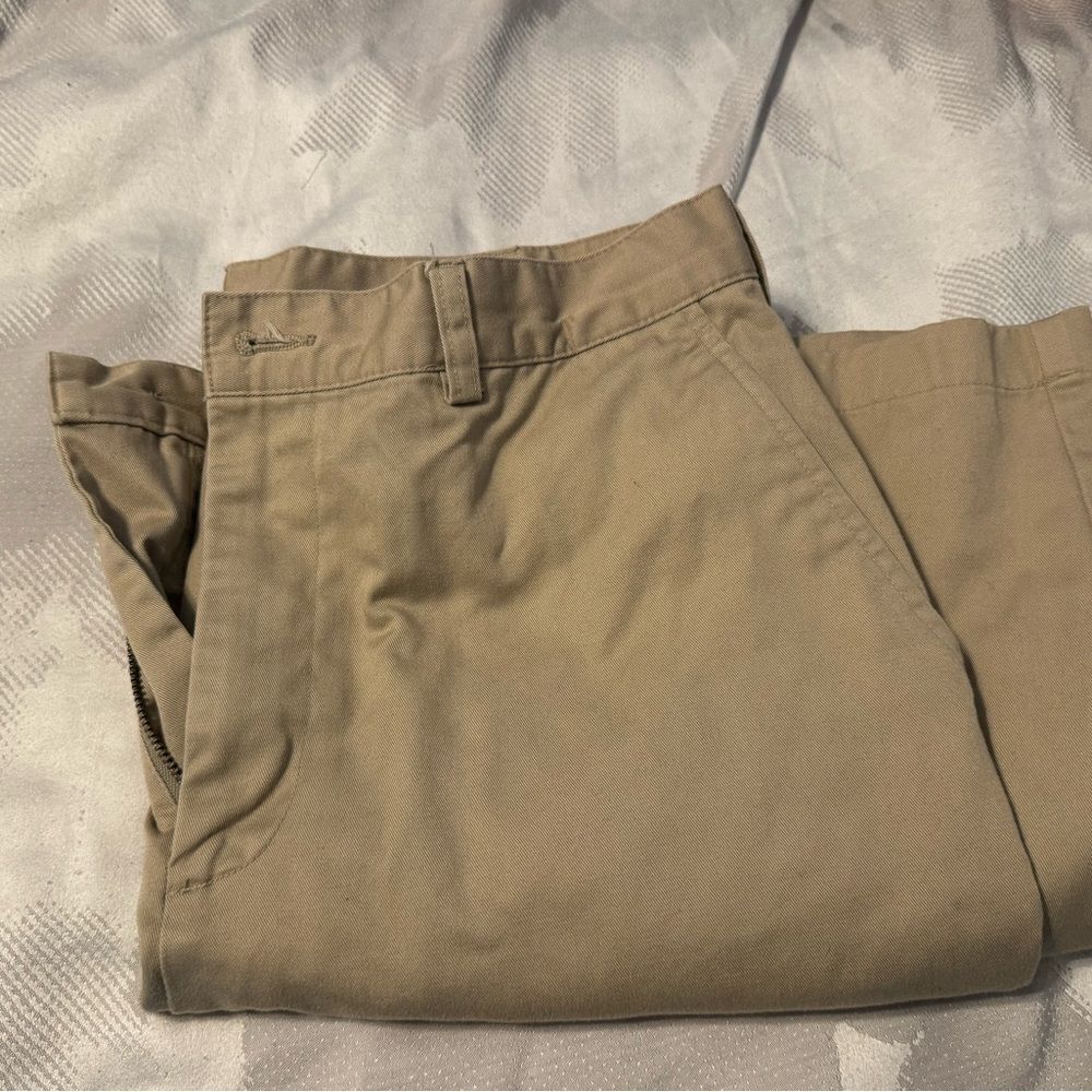 Men’s Classic Khakis 34x30 great condition. Jos A Bank. Straight leg. - Picture 3 of 7
